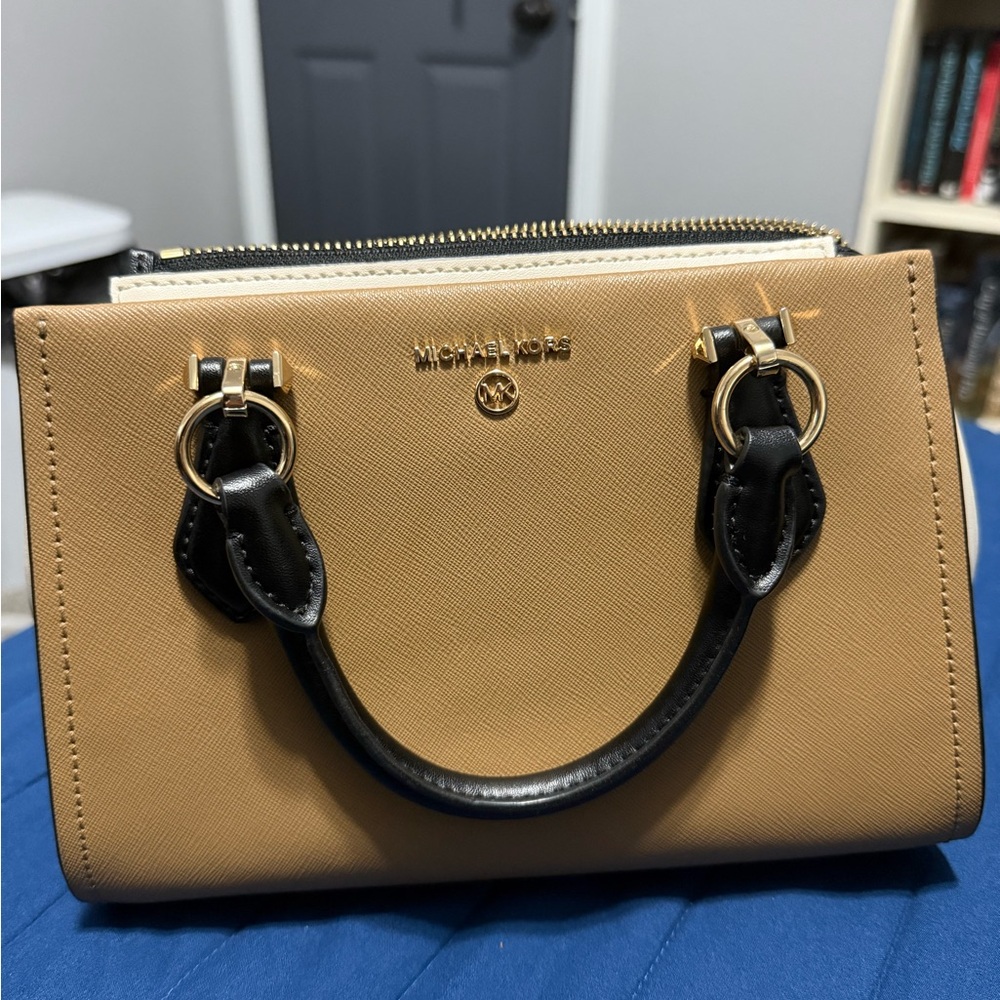 Michael Kors Marilyn Small Saffiano Leather Crossbody Bag New